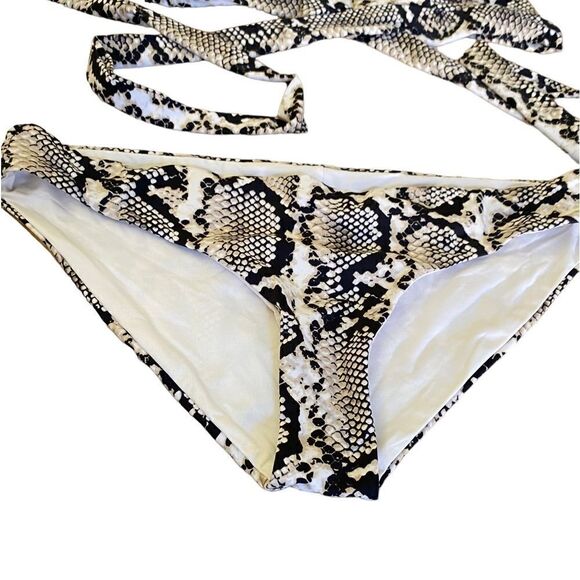 Vitamin A bikini size Med snake print cream black crisscross top - Picture 5 of 5